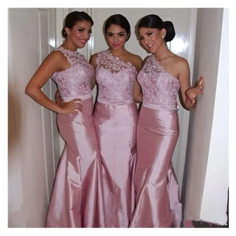 Элегантное розовое платье подружки невесты на одно плечо с кружевной