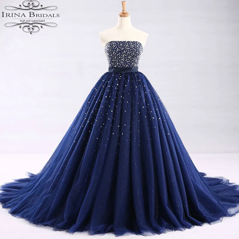 Свадебное платье без рукавов с бисером и жемчугом блестящее темно синее