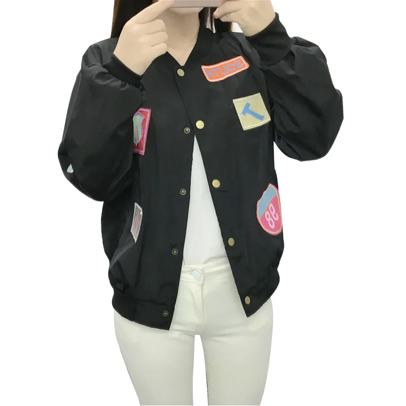 Фото Куртка женская однобортная составного кроя с V образным вырезом и