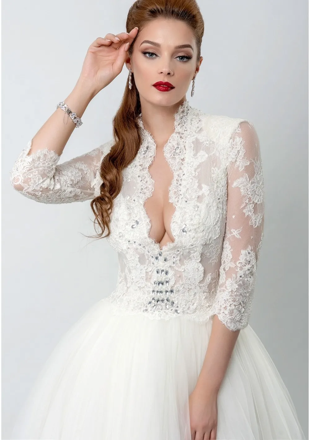 

Luxury A-line Deep V-neckline Three Quarter Sleeve Lace Appliquessex appeal Wedding Dresses Tull Bride Dress Vestidos De Noiva