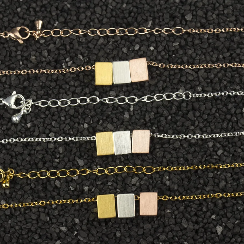 Минимализм розовое золото ожерелья с тремя квадратными кубиками Очаровательная