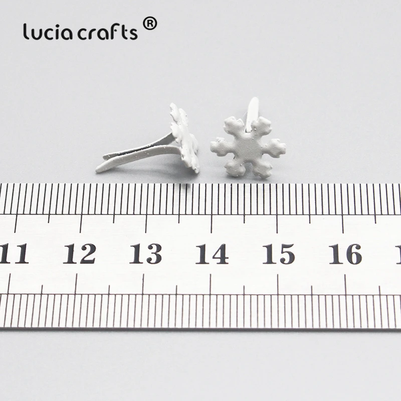 50 шт. 12 мм белый цветок Снежинка Brads Сделай Сам Скрапбукинг альбом украшение Рождество застежка металл ремесло украшение G0912