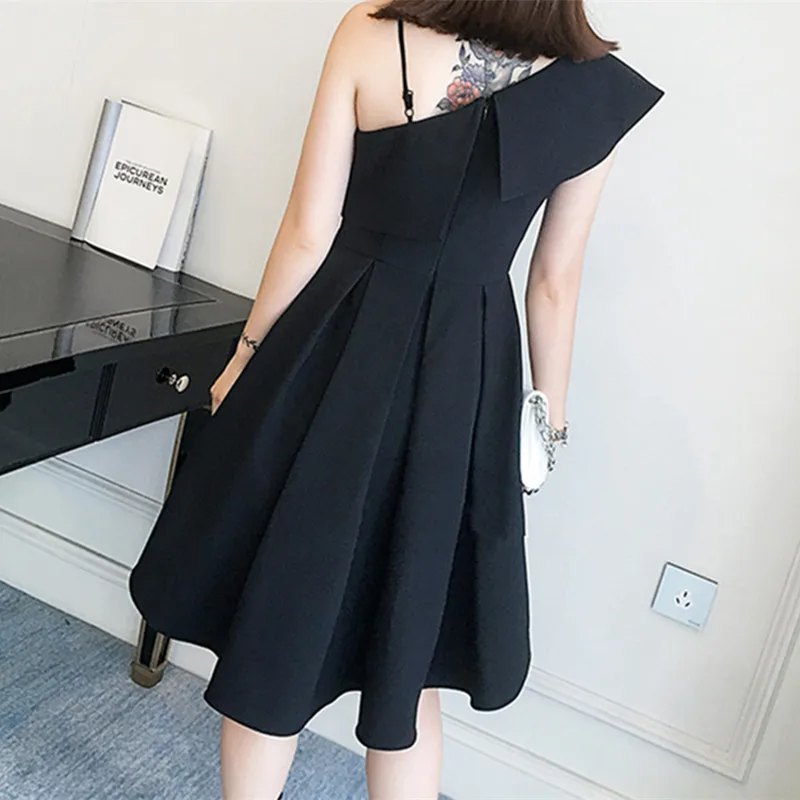 Настоящая фотография одно плечо черного атласа без рукавов Асимметричный