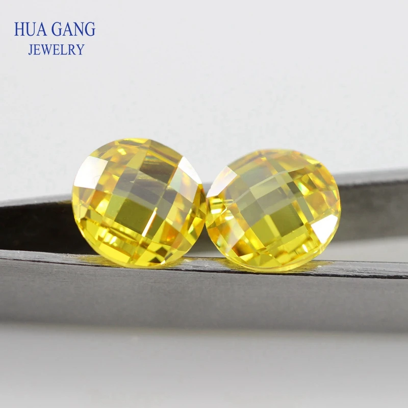 Двойная Шахматная огранка круглой формы из золотого кубического циркония желтый