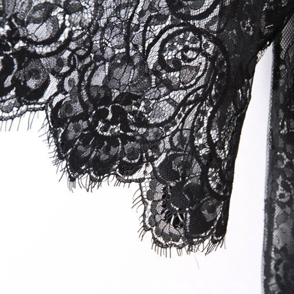 Женское пляжное платье черное прозрачное с цветочным принтом и кружевной