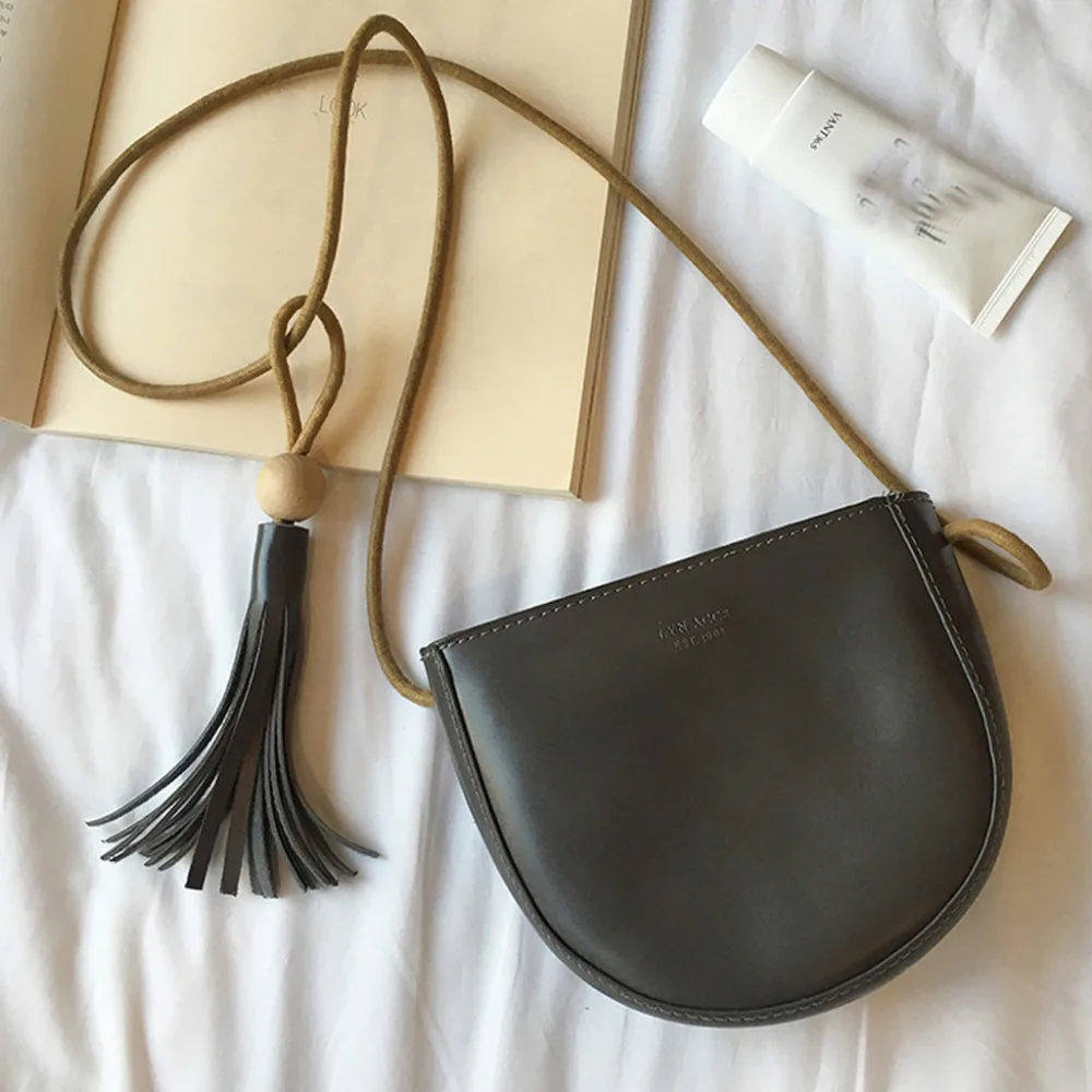 Сумка мессенджер Женская однотонная с одной лямкой и кисточкой|Сумки ручками| |