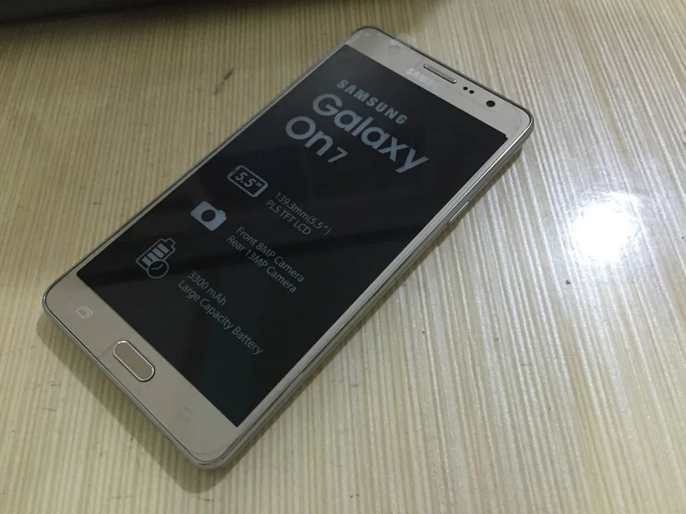 Мобильный телефон samsung galaxy On7 G6000, 8 Гб ПЗУ, 1,5 ram, камера 13 МП, четыре ядра, две sim-карты, телефон samsung galaxy on 7