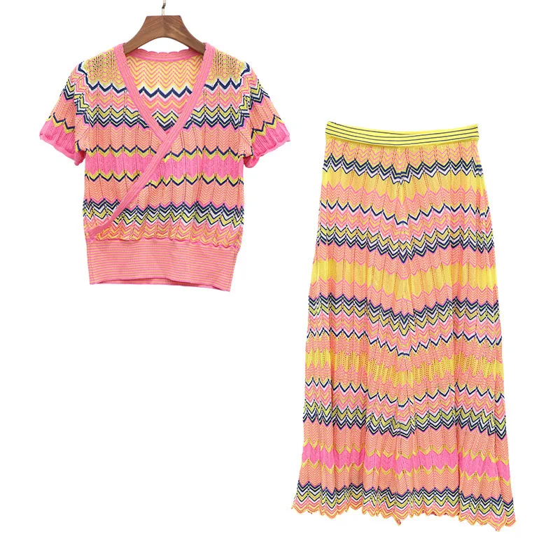 

Italian Knitting Style 2019 Women Summer New Wave Stripes V-neck Knitwear +SKIRT Two-piece suit