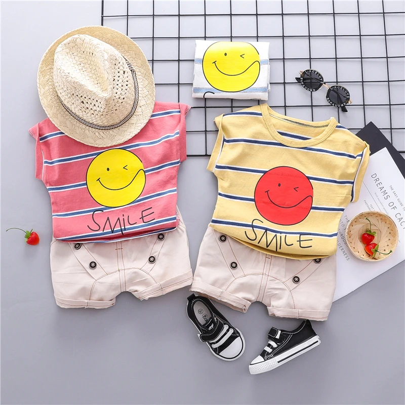 Летние комплекты одежды для маленьких мальчиков костюмы малышей футболка в