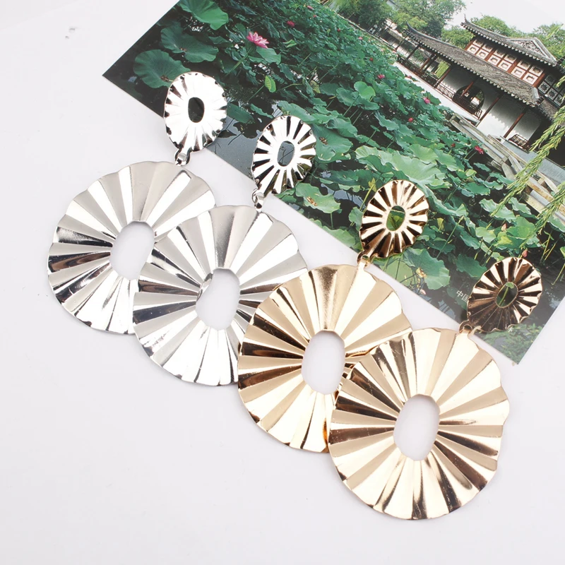 Женские Геометрические сережки с металлическим узором круглые большие серьги в