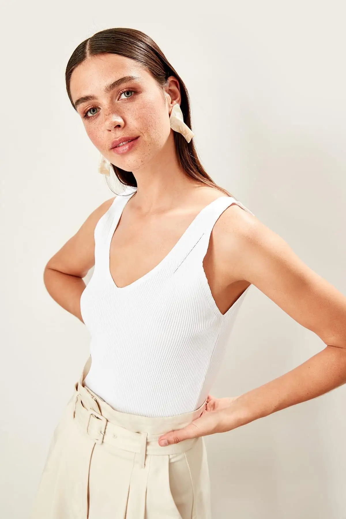 Trendyol Ecru Askılı трикотажная блузка TWOSS19DU0260|Блузки| |