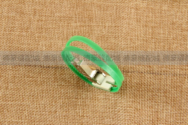 Прижимная лапка для промышленной швейной машины лаковая Лапка шелковые