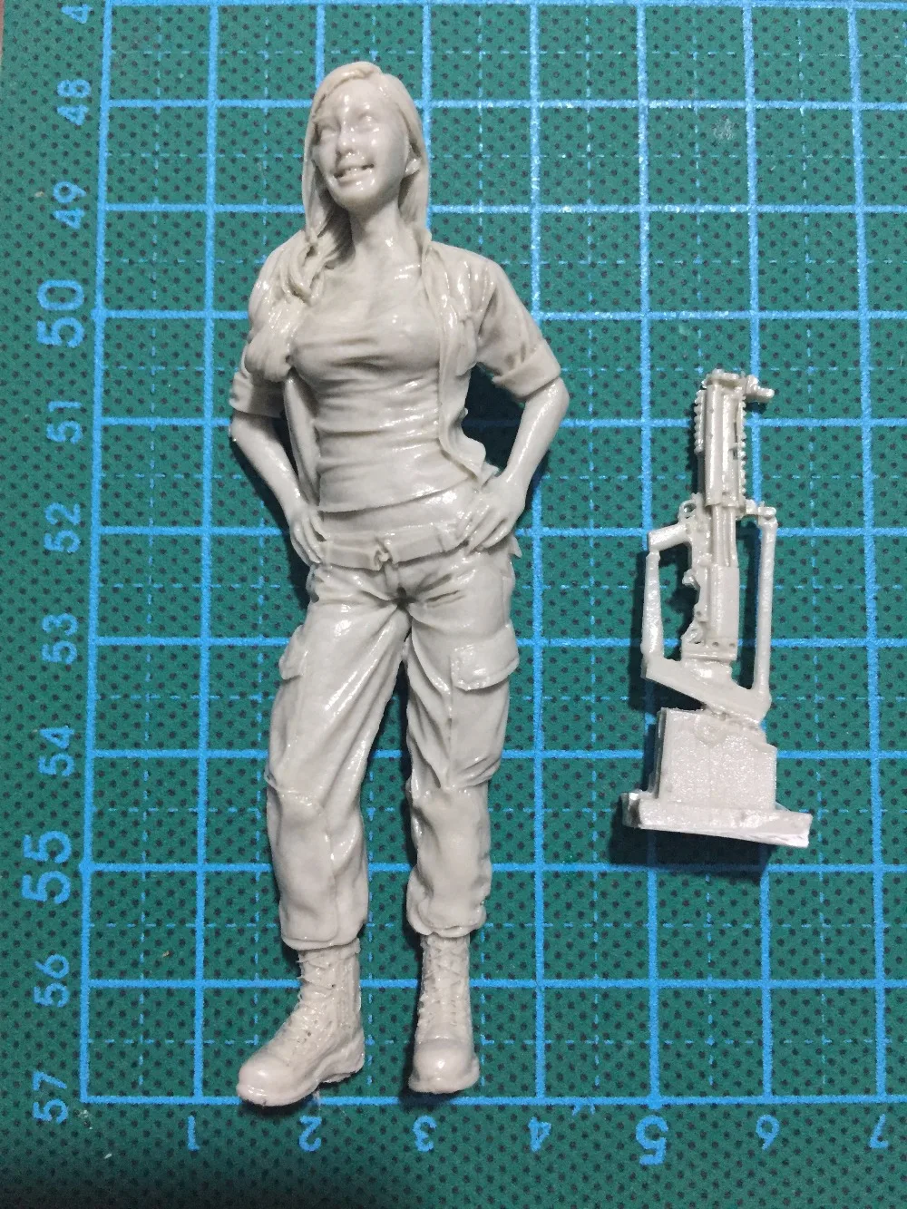 1/20 шкала 80 мм фигурка из смолы femanle soldier 80 мм(не содержит основание