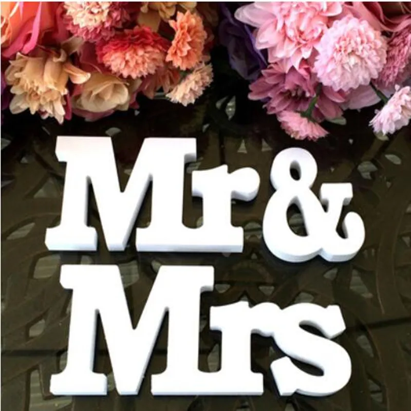 

Romantic Vintage Mr & Mrs White Wooden Letters Sign Marriage Photo Props Wedding Party Decoration Christmas Halloween