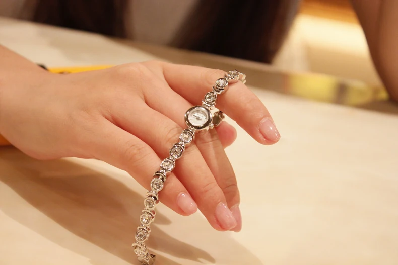 

14MM Super Mini Women Bracelet Watches Quartz Fashion Crystals Dress Wristwatch Vogue Girls Bangle Watches Steel Bracelet Montre