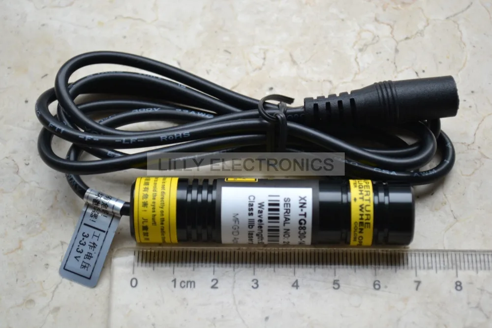 Инфракрасный Фокусируемый крестообразный лазерный модуль 830нм 200 МВт с адаптером