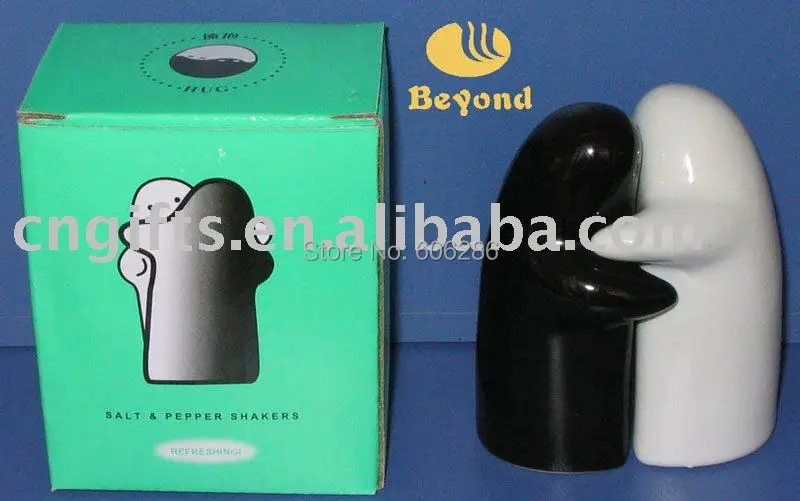 Factory outlet kids birthday party supplies souvenirs ceramic cruet black and white hug salt pepper shaker | Дом и сад
