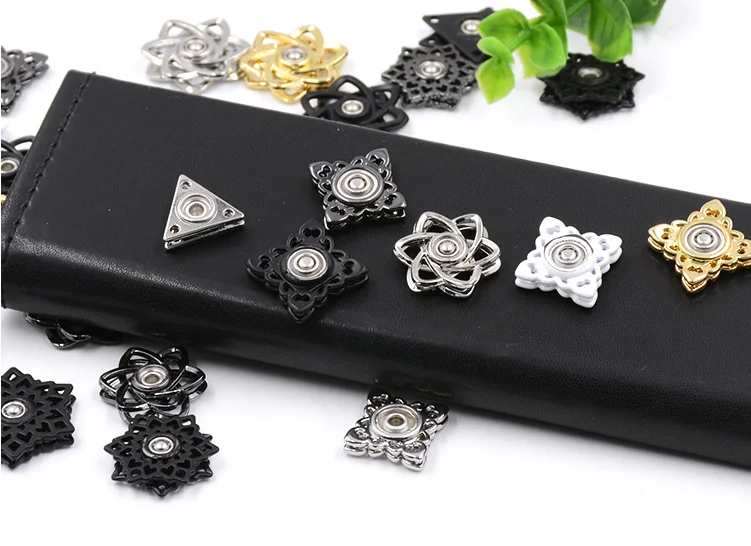 Треугольная форма ретро пальто металлическая темная кнопка маленькая женский