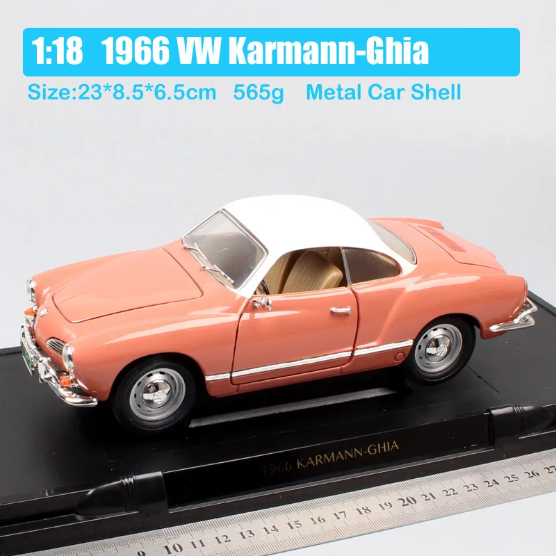 1:18, большие бренды, дорожный знак, классика 1966, Karmann Ghia coupe, литые автомобили, модель автомобиля, миниатюрные игрушки, подарок - Цвет: 1966Karmann GhiaPink