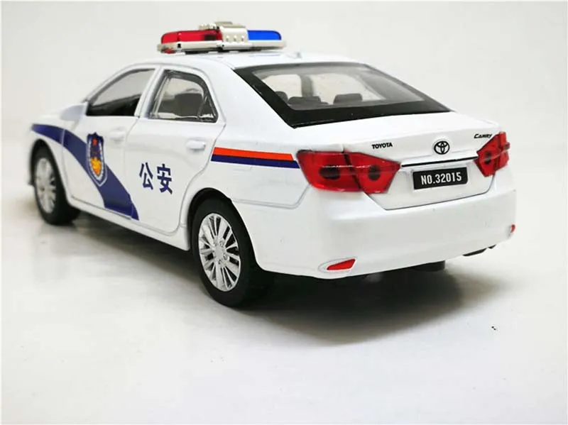 1:32 Camry полицейская литая модель автомобиля игрушечный автомобиль со звуком