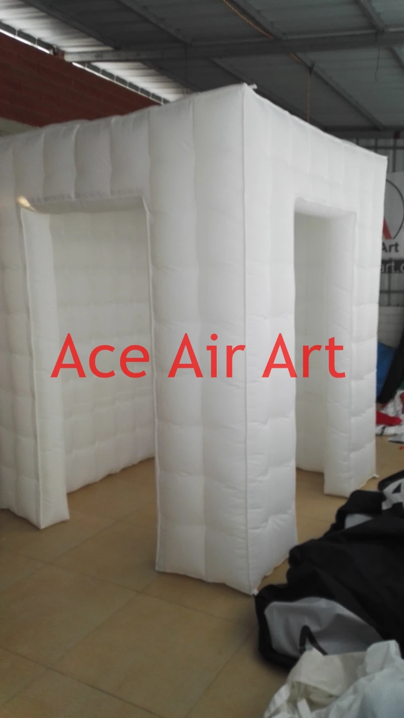 Хорошая дешевая белая надувная фотобудка с 2 дверями и съемными наклейками шторы