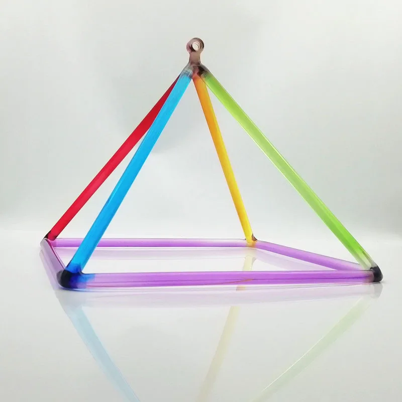 Пирамида из прозрачного кварцевого кристалла высотой 9 или 10 дюймов радужной