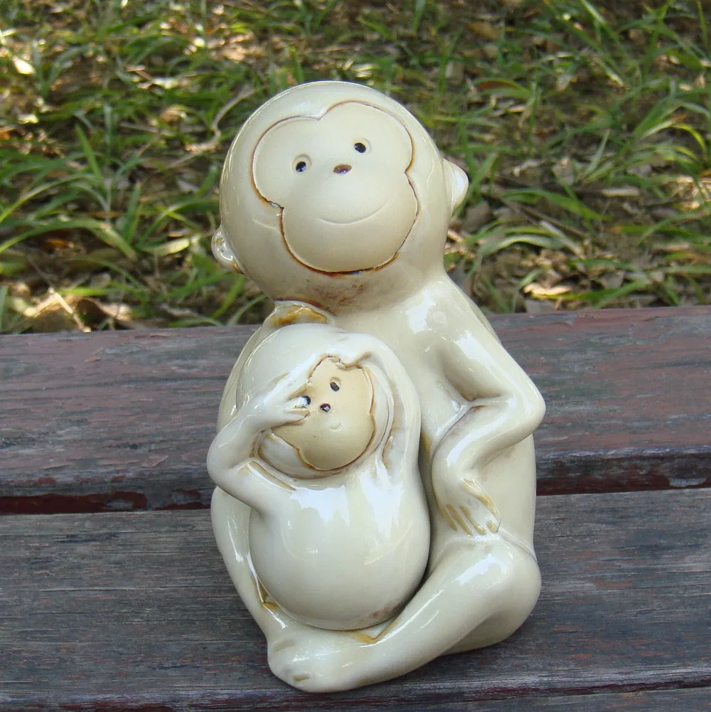 

Unique Porcelain Monkey Mother and Baby Miniature Handmade Ceramics Maternal Love Adornment Gift Craft Accessories Furnishing