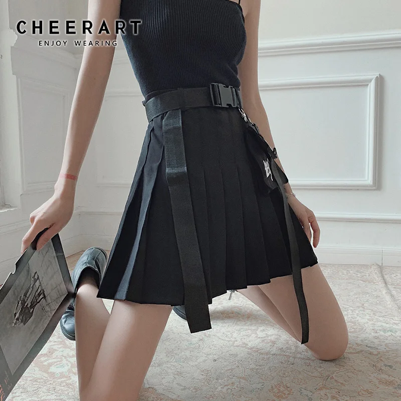 Женская плиссированная мини юбка Cheerart черная с поясом и высокой талией лето