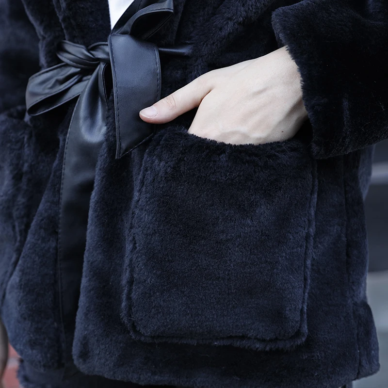 

Warm Faux Fur Coat Women Winter Fashion High Street Artifical Fur Hooded Jackets Overcoat With Hat Female Plus Size 2X 7Q2148