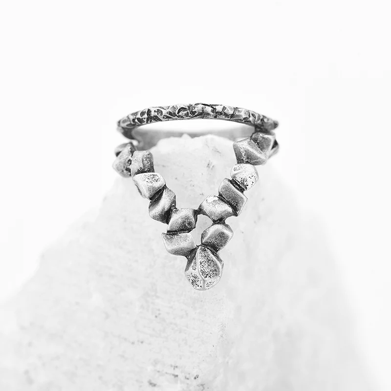 

2017 2 Colors Zinc Alloy Triangle Shape Stacking Rings Antique Gold Silver Plated Retro Natural Female Rings MYC13031