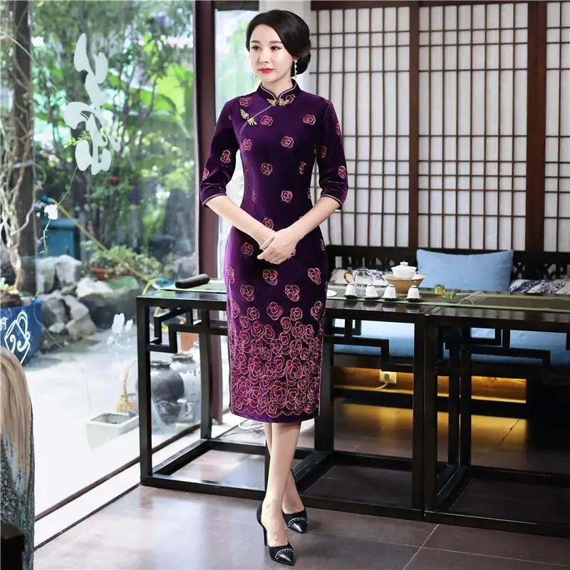 Классическая Вышивка восточных леди бархат Cheongsam Осень зима теплая сценическое шоу длинный Qipao большой размер китайское платье 3XL 4XL - Цвет: Фиолетовый