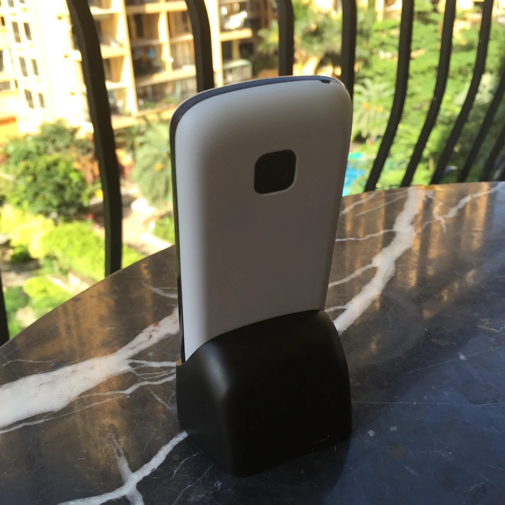 FSMART бар сотовый телефон одноместный sim-карты GSM 1.8 дюймов 0.3MP камеры 700 мАч большой