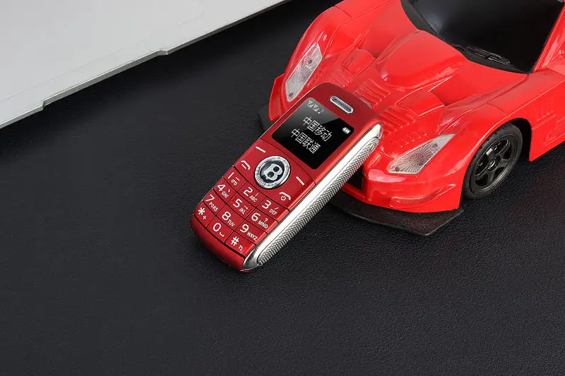 Разблокированный Bluetooth мини мобильный телефон Bluetooth Dialer автомобильный стиль мобильный телефон две sim-карты двойной режим ожидания волшебный голосовой набор скорости V8 X8