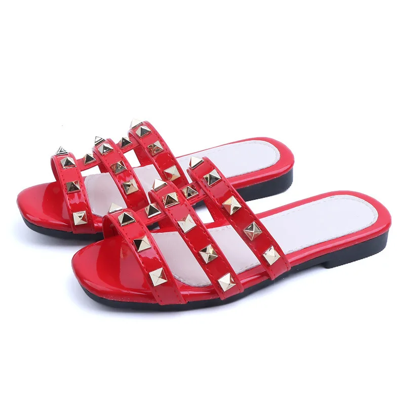 Летняя обувь для маленьких девочек Детские тапочки Мягкие с заклепками Модные