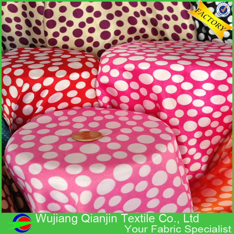 Дешевая цена 100% полиэстер красно белая ткань в горошек для летнего платья|polka dot