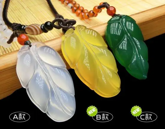 

Natural JADESt pendant carved three color Leaf Pendant with many necklaces, children's and women's jewelry sweater chain