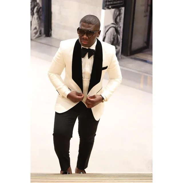 

New Arrival Groomsmen One Button Groom Tuxedos Shawl Lapel Men Suits Wedding Best Man Blazer ( Jacket+Pants+Bow Tie+Vest ) C179