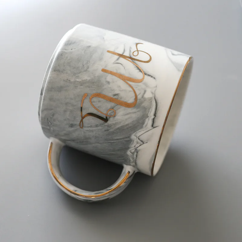 Hifuar 2 шт парные кружки Золотая монограмма натуральный мрамор фарфоровые чашки