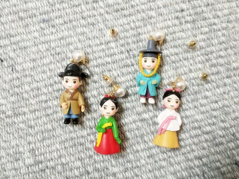 Милые асимметричные серьги ручной работы с героями мультфильмов традиционные