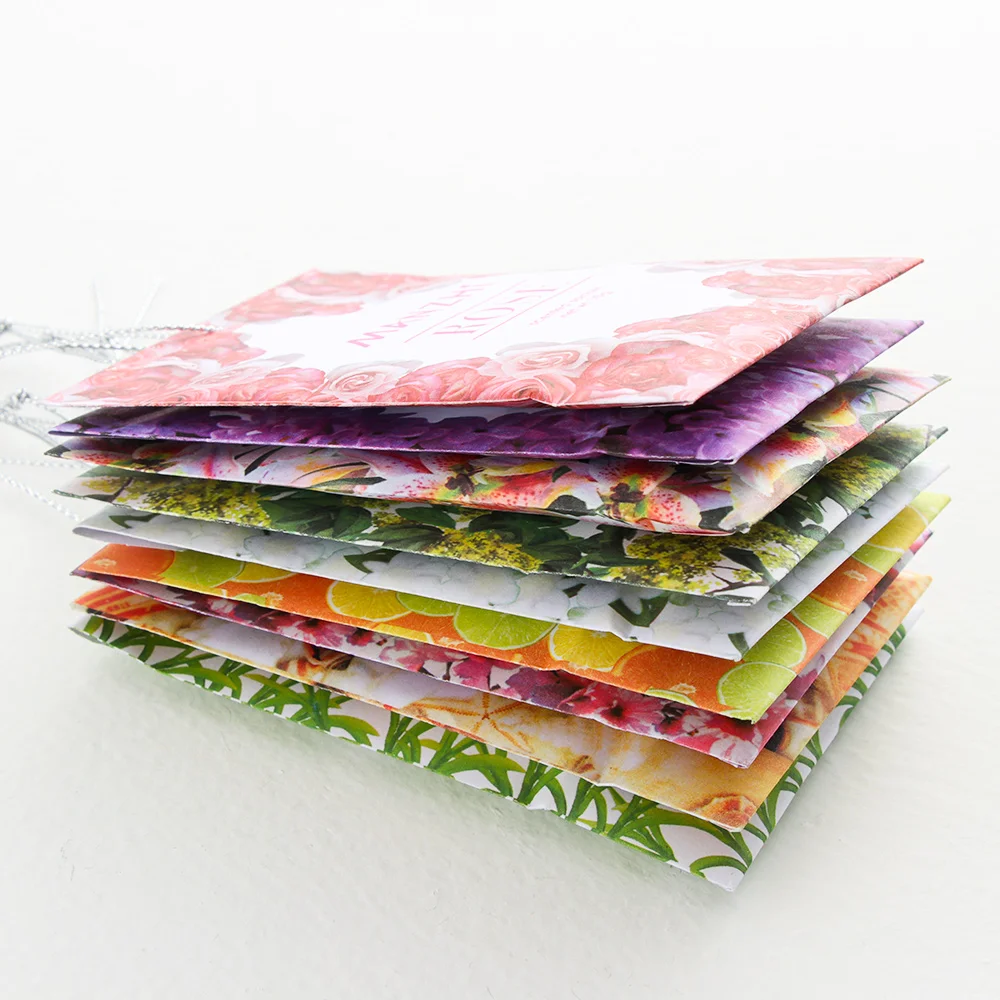 3 Pack Natural Fragrances Hanging Spices Bag Wardrobe Deodorizing Paper Sachets Aromatherapy Bag Cabinet Air Fresheners