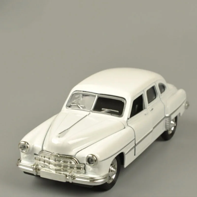 White 1:28, ZIM GAZ, классический автомобиль, литая игрушка из сплава, высокая имитация, модель автомобиля в советском стиле, подарки, машинки, игрушки для коллекции - Цвет: White