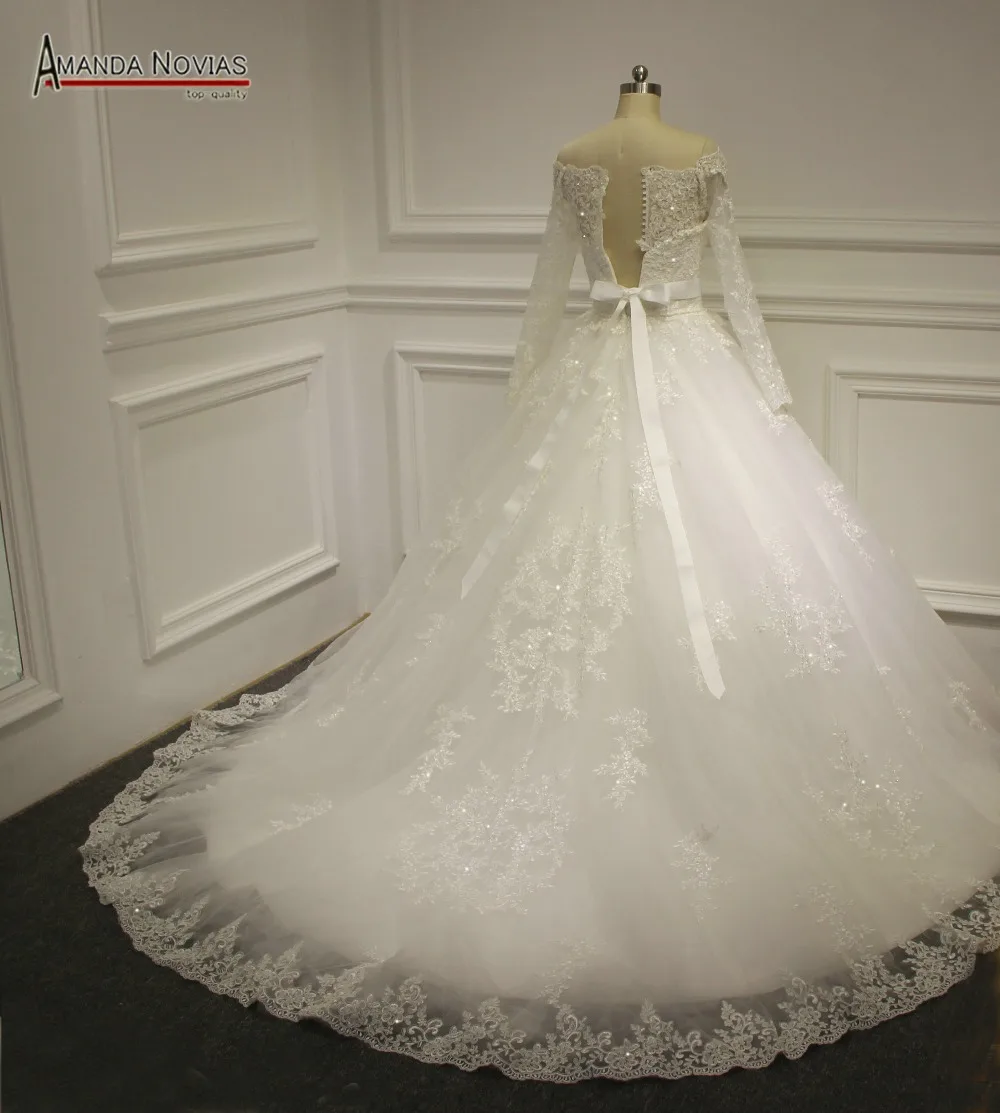 Пышная юбка с длинным рукавом и открытыми плечами свадебное платье кружевной