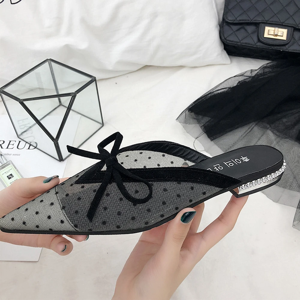 Женские босоножки на плоской подошве с острым носком в винтажном стиле