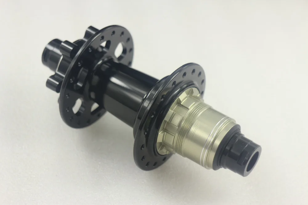 Задняя втулка для велосипеда Powerway M81 32 отверстия горного MTB XC AM внешняя 142 мм 12X142 24H