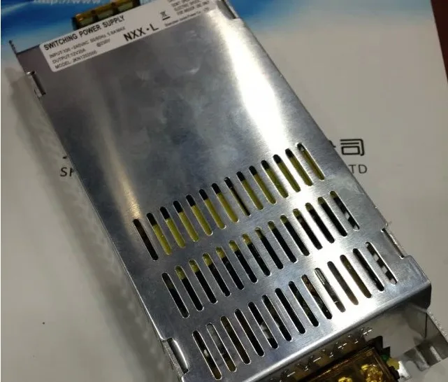 Ультра тонкий светодиодный импульсный источник Питание 12 V 20A 240 W Электронный