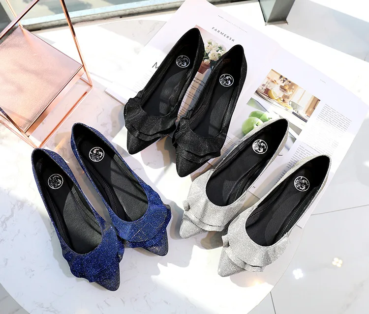 Модные женские туфли-лодочки на низком каблуке с острым носком однотонные тонкие