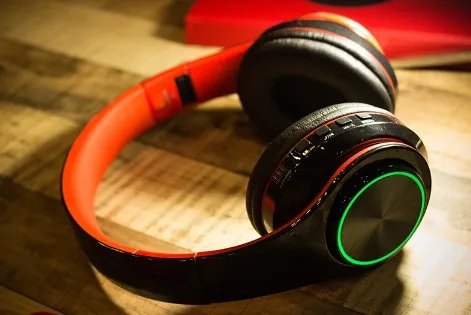 Smart Bluetooth headphone sport muisc stereo noise cancelling wired+wireless foldable support TF card seven color light-emitting |