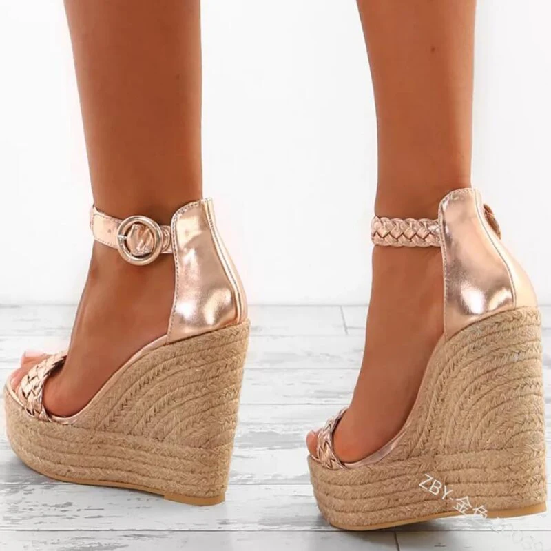 Женские сандалии гладиаторы на высокой платформе золотистые с открытым носком