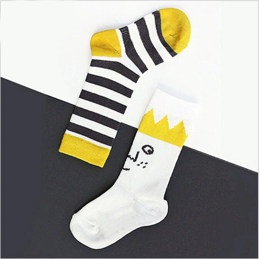 Новинка 2016 года милые мягкие носки для малышей хлопковые в полоску с короной