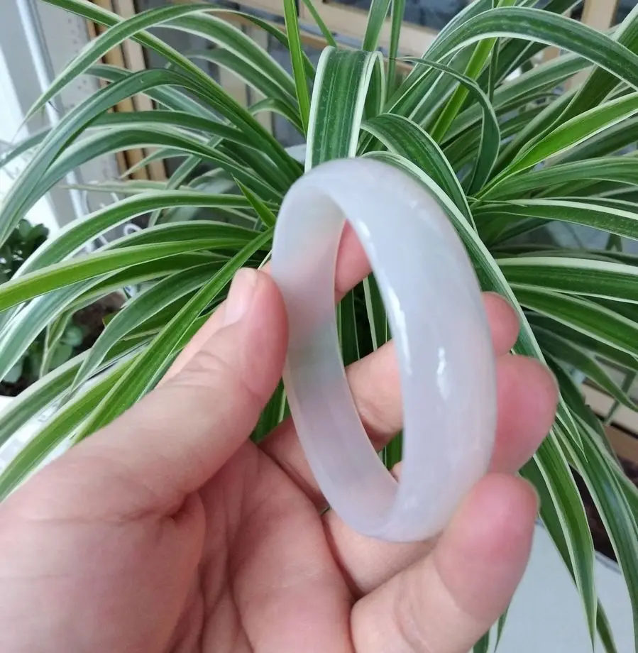 Exquisite Nature Hand Carved White chalcedony Bangle agate bracelet Size is optional ~Fine | Дом и сад